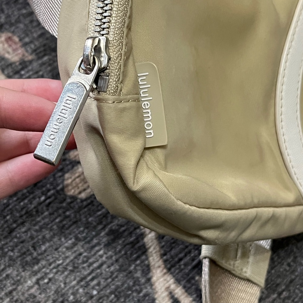 Lululemon Beige Crossbody Bag - Picture 5 of 6